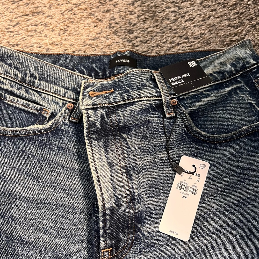 Express Straight Ankle Jeans